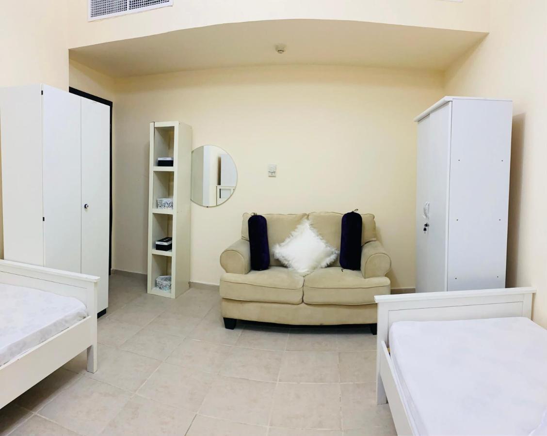 Nash Guest House Females Only Dubaj Exteriér fotografie
